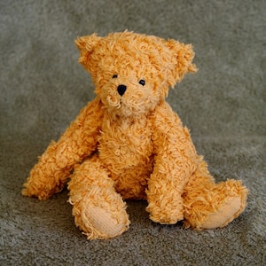 Teddy Bear pattern and Illustrated Instructions for Hunnibear, a 7" jointed  Bear (downloadable PDF)