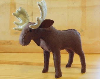 Felt Moose, Pattern and Illustrated Instructions, 7.5 inches tall (downloadable pdf)