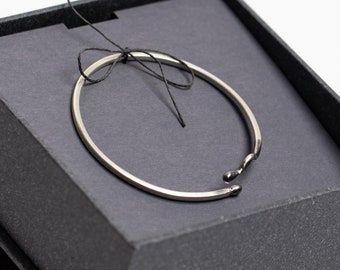 Handgjort armband i återvunnet sterlingsilver med tändsticksmotiv