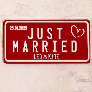 Just Married sign licence plate - Wedding car decoration, сustom wedding sign for car, wedding gift with names and date, metal, 15x30 cm