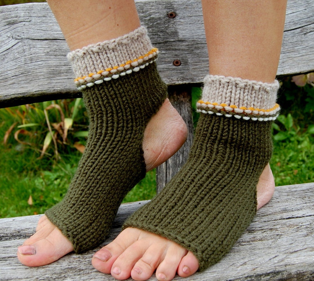 Yoga And Pedicure Socks V E R Y P I N K C O M Knitting Patterns And Video  Tutorials