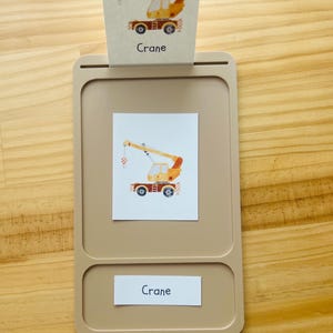Plateau pour cartes en trois parties, plateau pour cartes mémoire, porte-cartes mémoire, plateau Montessori, porte-cartes Montessori, porte-cartes, bac à sable, nomenclature des cartes en 3 parties