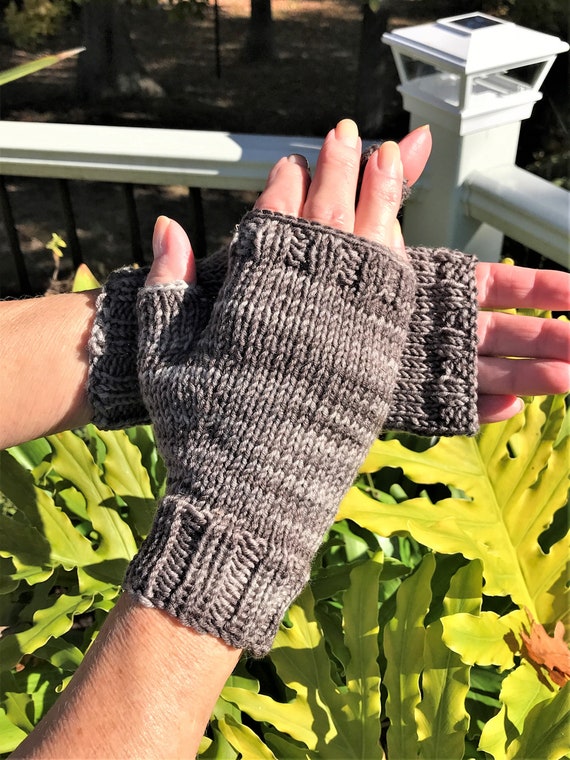 Fingerless Gloves Hand Knit Ladies' Gray Extrafine Merino Wool Gloves with No Fingers