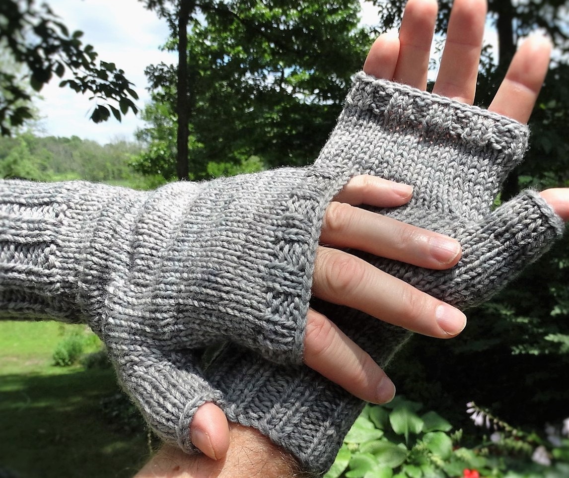 Fingerless Gloves Men's Hand Knit Gray Hand-Painted Merino Wool & Nylon  Gloves With No Fingers