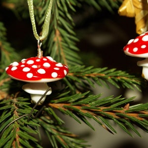 Mushroom Christmas Glass Ornament, 1pcs home decoration miniature Lampwork Glass Miniatiure Woodland Handmade Bead Theme christmas tree image 1