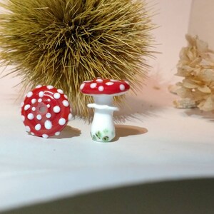 Mushroom Christmas Glass Ornament, 1pcs home decoration miniature Lampwork Glass Miniatiure Woodland Handmade Bead Theme christmas tree image 2