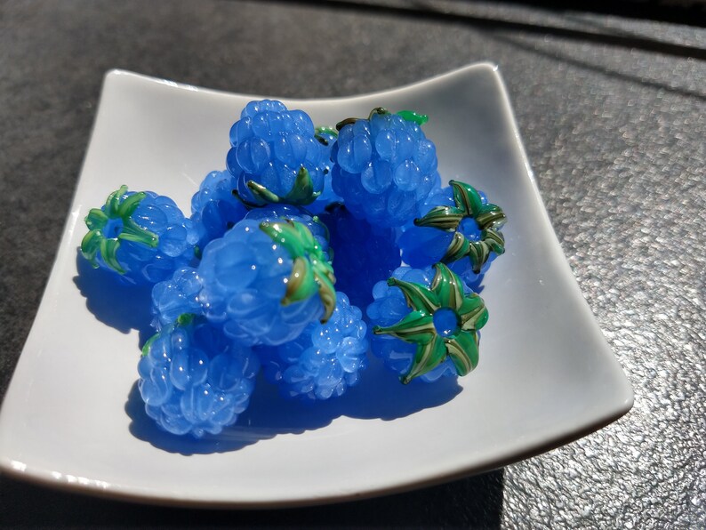 SRA 7 p Berry bead Something blue Glass Raspberry Bead Raspberry beads Lampwork glass berry Home Decor Light Periwinkle
