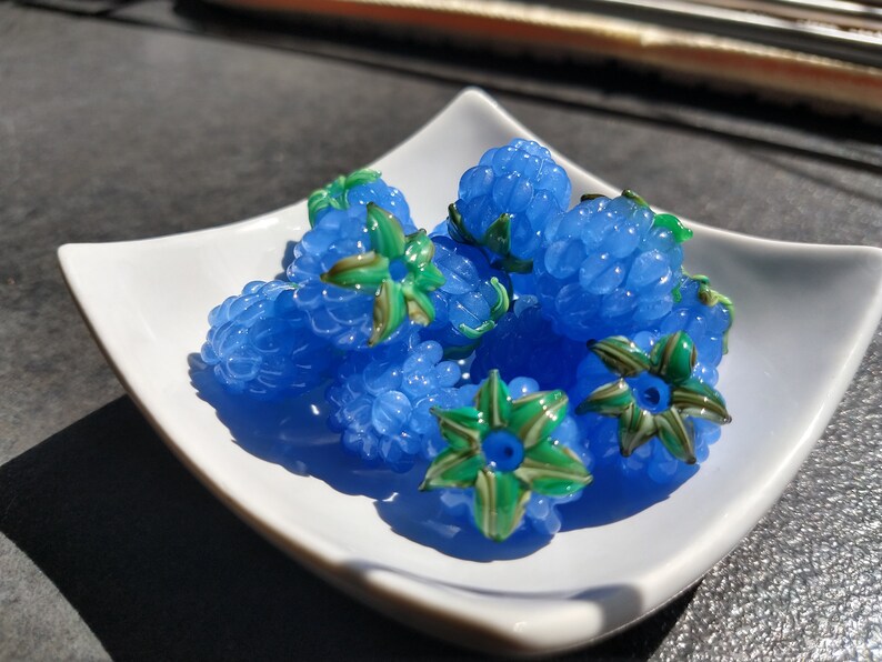 SRA 7 p Berry bead Something blue Glass Raspberry Bead Raspberry beads Lampwork glass berry Home Decor Light Periwinkle