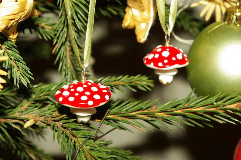 Mushroom Christmas Glass Ornament, 1pcs home decoration miniature Lampwork Glass Miniatiure Woodland Handmade Bead Theme christmas tree image 4