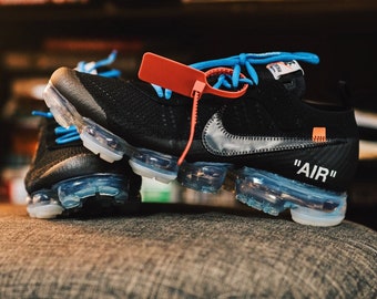 off white vapormax black with blue laces