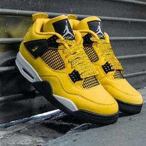 Our custom yellow speckled or yellow cement laces are perfectly paired with the Nike Jordan 4 Lightning. The speckle or cement print as sneaker enthusiasts like to call it, are an homage to the retro colorways and prints of the original Nike Jordan sneakers that were created in the 1990s.