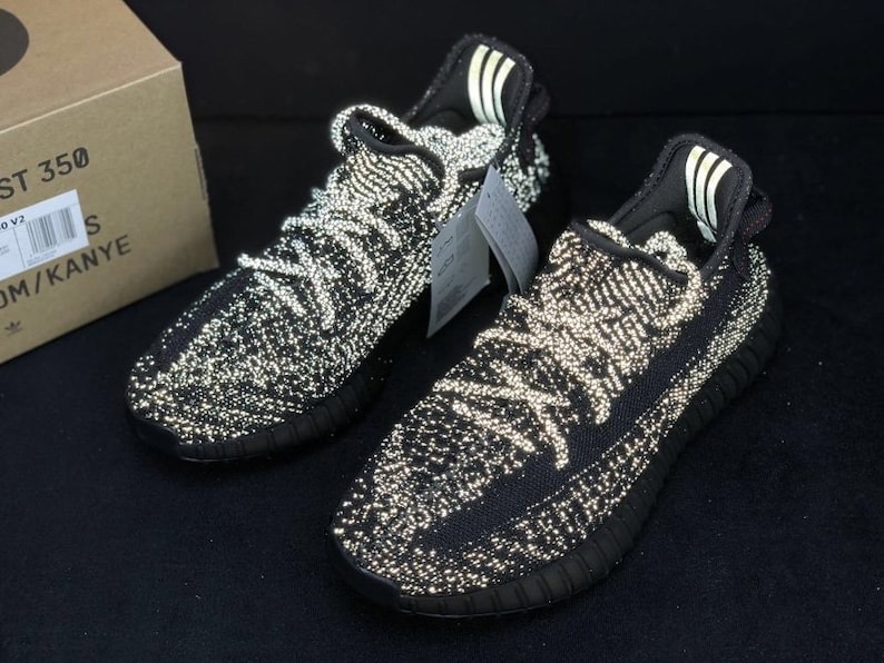 Yeezy Boost V2 Static Reflective Black Shoelaces 