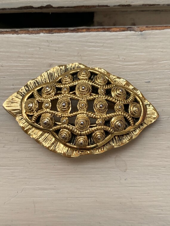 Gorgeous gold tone vintage brooch. Signed Freirich - image 2