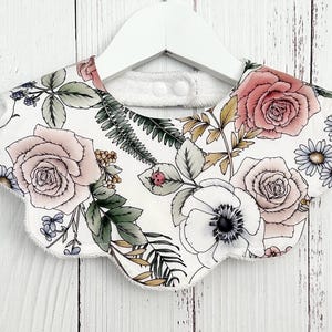 Scalloped Baby girl Bib in pretty florals  print, baby girl bib, dribble bib, feeding, baby gift