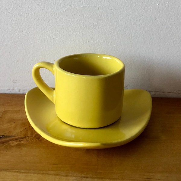 6 tasses expresso et sous tasses jaune soleil