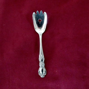 Silverplate Bon Bon SPOON from 1847 ROGERS International Silverware Flatware Ornate HERITAGE Pattern Floral w/Scrolls Polished!
