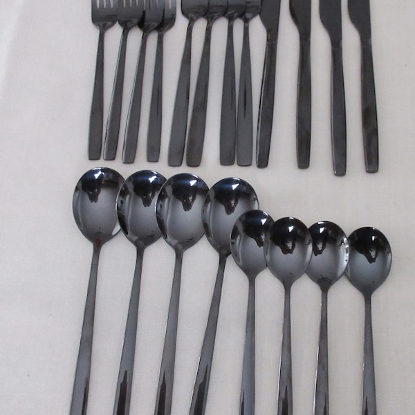 20 pc Service for 4 of BERGLANDER Titanium BlLACK Plated Stainless Steel FLATWARE/Silverware Set  Good Condition!