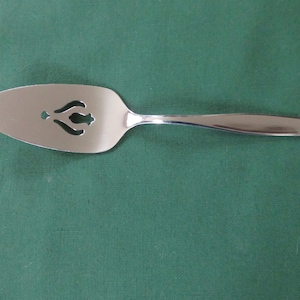 Łopatka do ciasta/tortu ze stali nierdzewnej w stylu Mid-Century Modern marki International, wzór AMERICAN CHARM, ścięte krawędzie, płaski czubek, dobry stan!