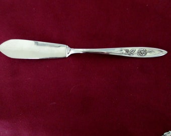 Stainless Mid-Century Modern Butter Knife/SPREADER Oneida Community Betty Crocker MY ROSE Pattern Embossed Rose Pointed Handle Good Cond
