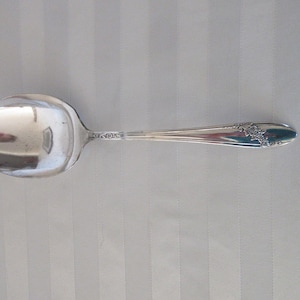 Silverplate Casserole/Berry/Ex-Lg Serving SPOON Oneida Tudor Silverware/Flatware QUEEN BESS 2 Pattern Flowers Diagonal Handle Scratches Bowl