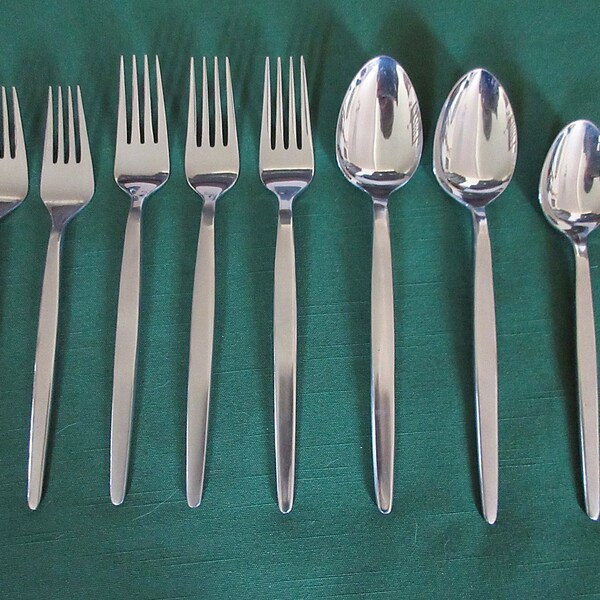 8 pcs Mid Century Modern Stainless Flatware from HF Hanover Forge in NORTHERN SEA Pattern Sleek Narrow Sq Handles w/Pointed End Good Cond!