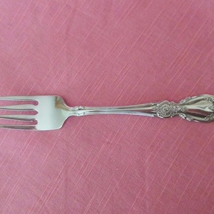 Stainless Salad/Dessert FORK from ONEIDA in the Elegant PLANTATION Pattern Shaped Handle with Flowers and Scrolls  Good Used Condition!
