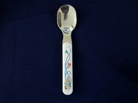 Gift Stainless PETER RABBIT Baby/child/toddler SPOON Silverware With  Plastic Handle Nice Condition 