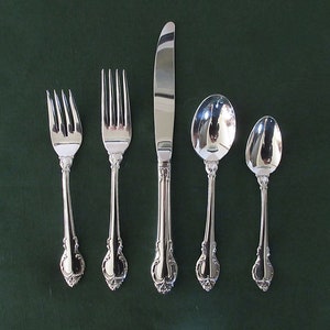 40 Pcs Ser/5+ Silverplate Flatware from Holmes & Edwards/IS Deep Silver in SILVER FASHION Pattern Shaped Handles w/Scrolls Edge  Good  Cond!