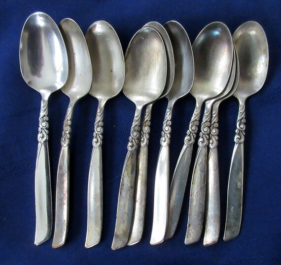 31 Pcs Service for 7 of Prestige/oneida Silverplate in GAY
