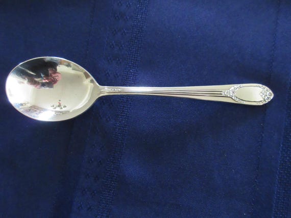 Rogers/International の 7 Rd シルバープレート スープ スプーン