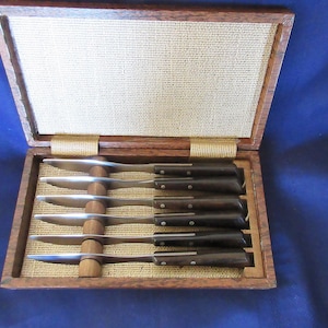 6 Steak KNIVES with Riveted Wooden Handles and Stainless Blades with Storage Box marked WEST BEND Good Condition!!