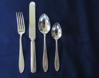 50 pcs Service for 12 ? ONEIDA Community Silverplate Silverware Flatware "collectable" SHERATON PATTERN Leaves on Edge Pointed Tip Polished!