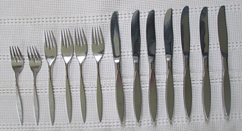 Oneida Prestige Plate /"GRENOBLE/" lot of 2 Salad Forks 6 3//8/"