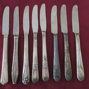 8 Vtg Silverplate Grille/Viande KNIVES w/Hollow Handles Several Patterns and Manufacturers Nice Condition Will Polish for Crafts or ?