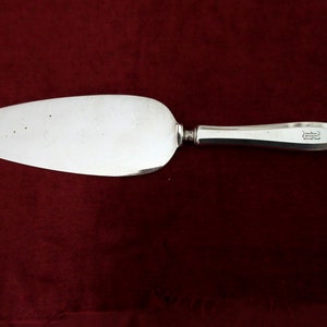 Solid Blade Silverplate Cake/Pie SERVER from ONEIDA Silverware/Flatware PATRICIAN Pattern Beveled Edge Pointed Tip  Polished As Is Condition