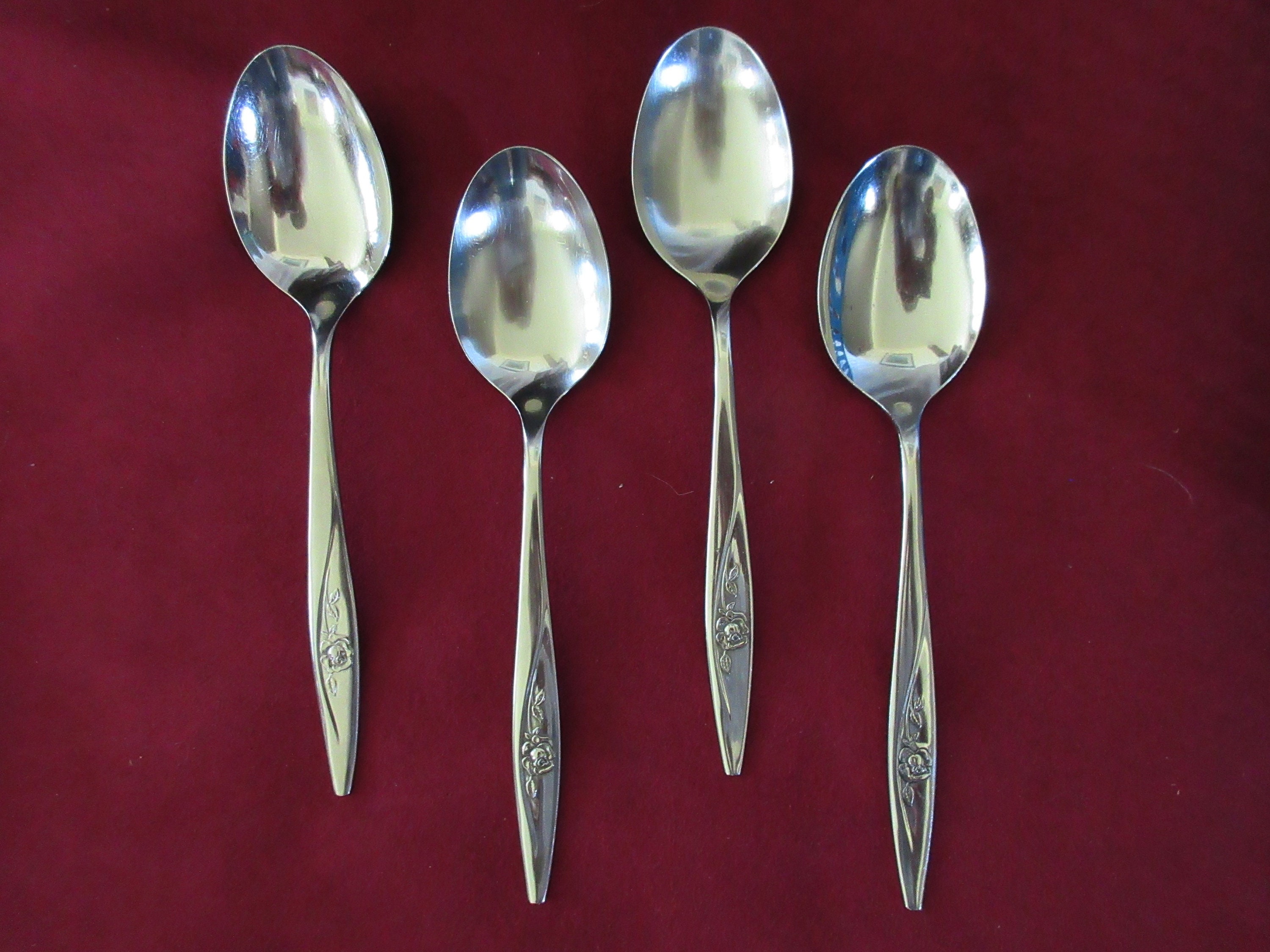 Stainless 4 1/4 Toddler Baby SPOON Oneidacraft Deluxe LASTING ROSE Pattern  Good Condition!