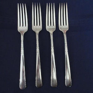 4 Silverplate Dinner FORKS Oneida 1881 Rogers Flatware BROOKWOOD Banbury Pattern Glossy Strip Center Handle Delicate Leaf Edges No Wear