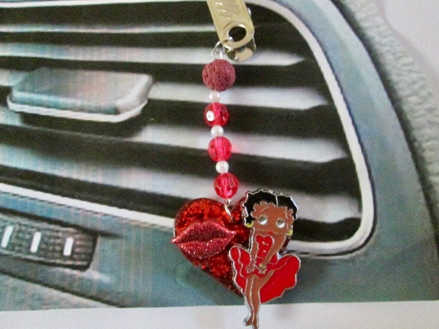 Betty Boop Blowing a Kiss Car/Truck Laptop Vinyl Decal Betty Boop Blowing a Kiss Car/Truck Laptop Vinyl Decal