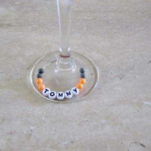 Wine Glass Charms set di 3 marcatori di bevande Vino Regalo Barware Compleanno Festa di nozze Favore, Laurea, Vet Tech, Personalizzato, Scuola, Medico