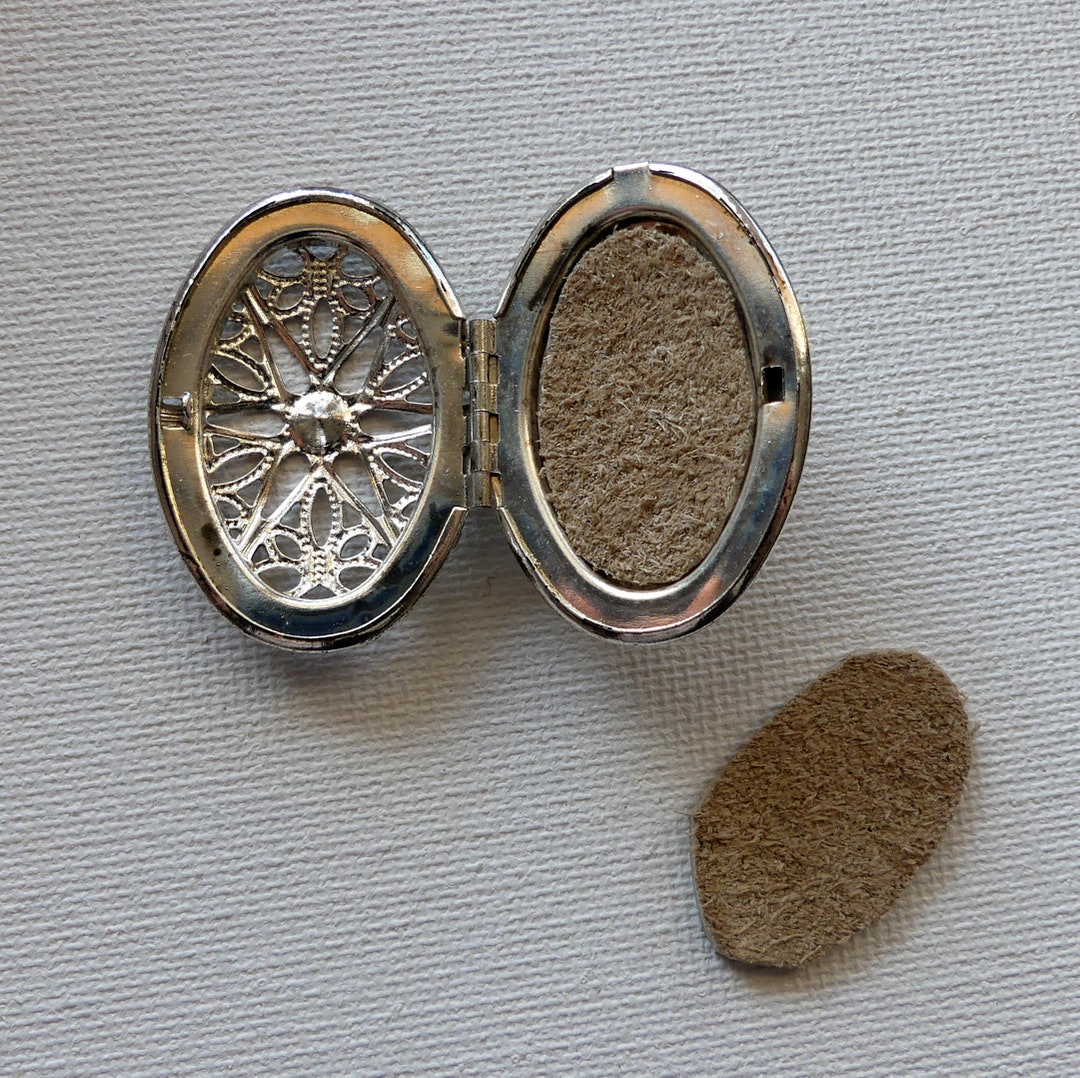 RTS Aromatherapy Large Silver Oval Locket Pins, Oval Locket W/leather