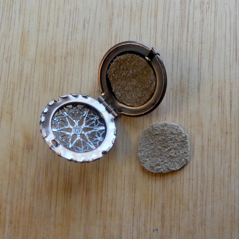 RTS Aromatherapy Round Copper Plated Locket Pin Gift, Round Locket W