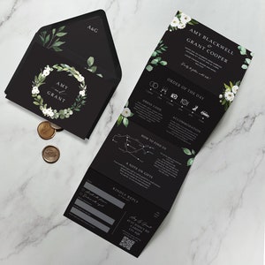 Schwarzes Blumen & Grün. Luxus schwarze Hochzeitseinladung. Grüne Hochzeit lädt mit weißen Blumen ein. Eukalyptus