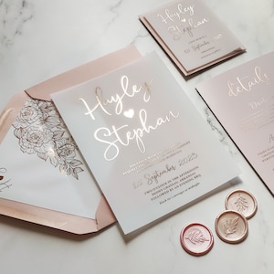 Perlmutt - Perlmutt Hochzeitseinladungen. Merken Sie sich das Datum vor. Einladungskarte zur Hochzeit in Roségold und Rosa auf festem Pergament. Rose Gold Folie.