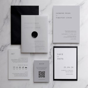 Einfarbige Hochzeitseinladung. Schwarze Schriftzüge auf Grautönen Hochzeitseinladungs Set. Hochzeitseinladung in schwarz-weiß. Modern.