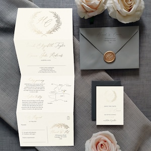 Hochzeitseinladung Henley Foil Concertina - Luxuriöse Goldfolie auf perlmuttfarbener Karte. Sparen Sie das Datum. Mit goldenem Monogramm Wappen. Hochzeit lädt ein