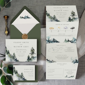 Waldhochzeit in den Bergen. Luxus-Conzertina-Hochzeits-Einladung. Nebliger Wald. Rustikale Zwirnung. Hochzeit im Freien. Landhochzeit