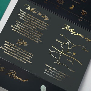 Invitación de boda negra con lámina de eucalipto Concertina Invitación de boda dorada y negra. Reserva. invitaciones de boda imagen 4