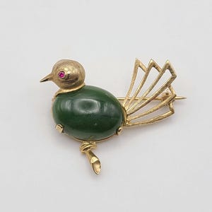 Vintage Green Jade Bird Pin 14kt Yellow Gold Art Deco Pin, Estate Jewelry, w#3136