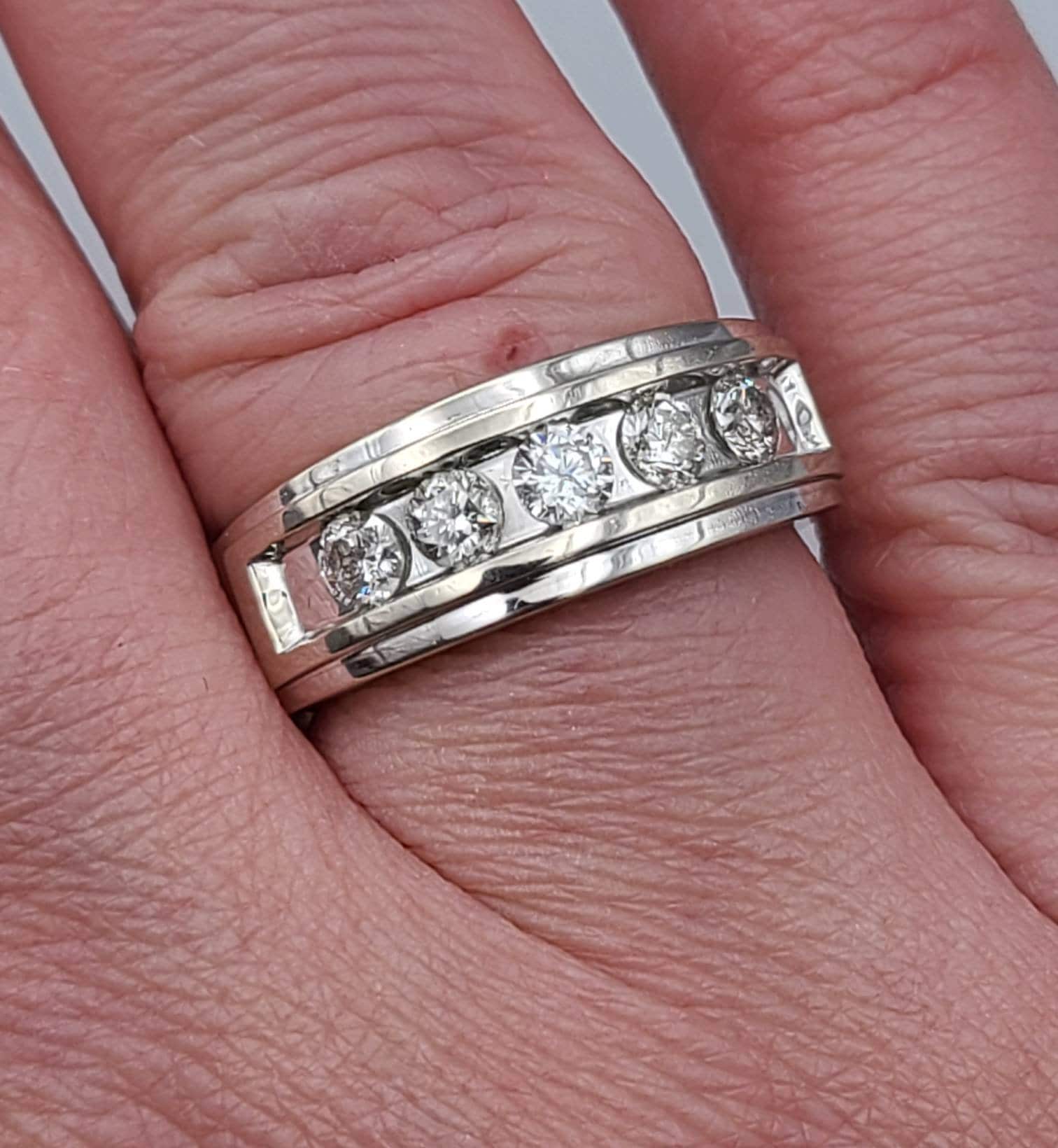Vintage 0.12ctw Diamond 3-Stone Filigree Ring 18k White Gold