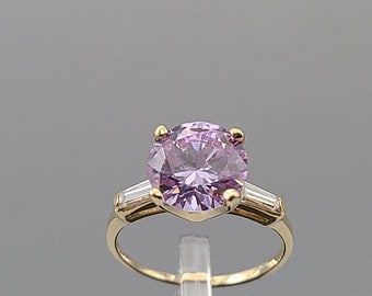 Lavender Cubic Zirconia Ring, 14kt Yellow Gold, Round Cut Cubic Zirconia Ring, Purple Cz Ring, Estate Jewlery, Size 8.25, Item w#2991
